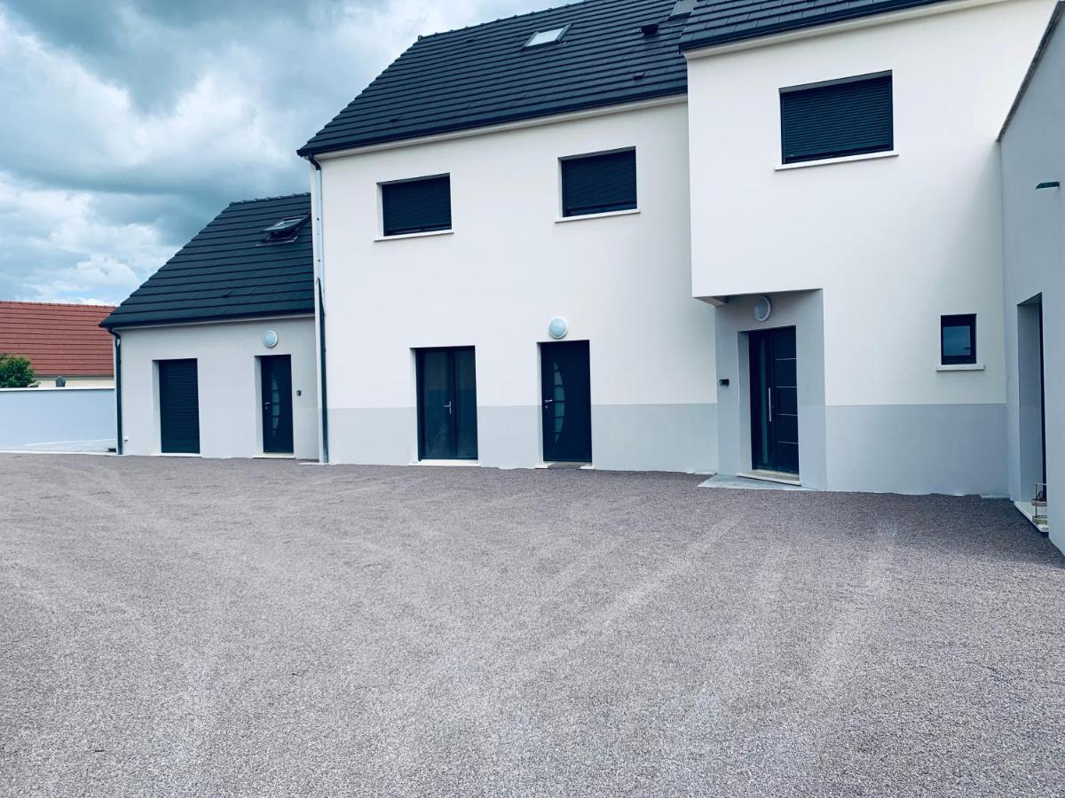 MonéteauLoft Evasion , Parking Gratuit , 5 Min Auxerreアパートメント エクステリア 写真